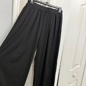 Cider Womens Black loose and flowy dress pants with Elastic waist band Sz M